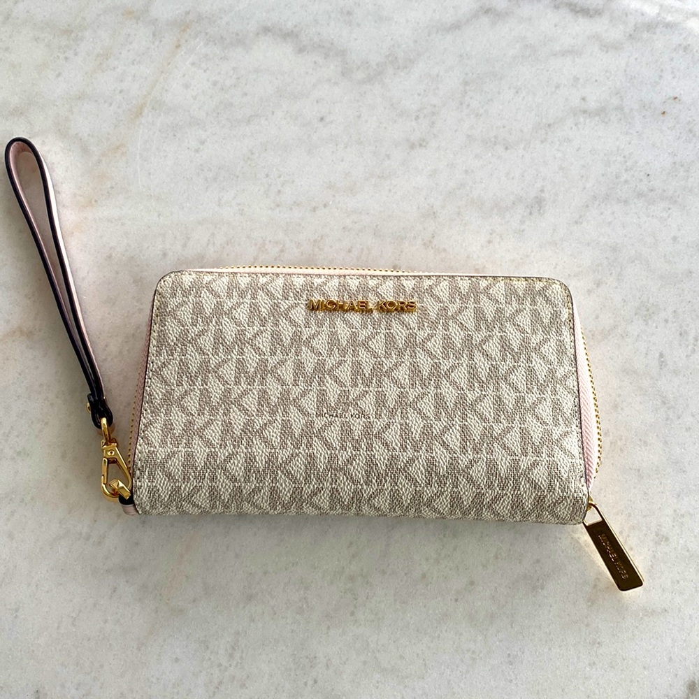 NWT Michael Kors Jet Set Powder Blush Large Wallet/ Phone Case